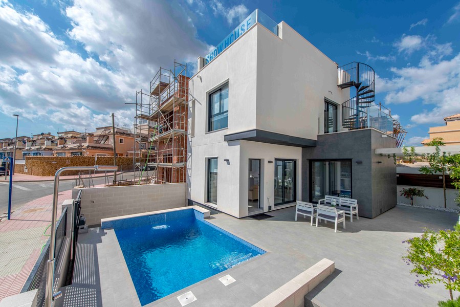Moderne villa's te Villamartin met privézwembad en prachtig uitzicht