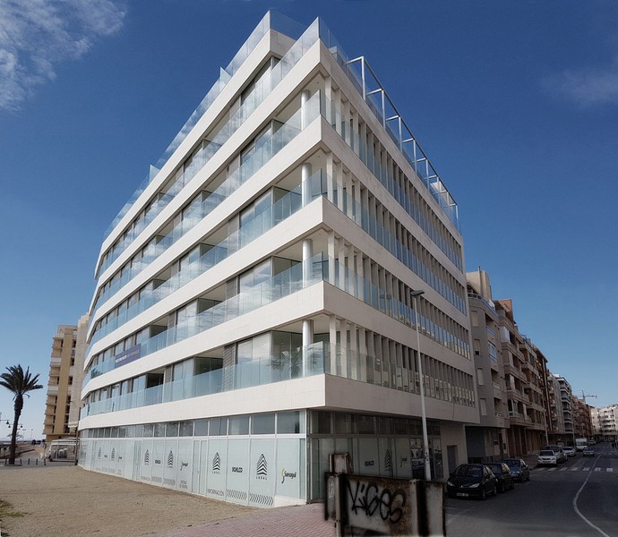 Zéér ruime exclusieve nieuwbouwappartementen aan de promenade te Torrevieja.