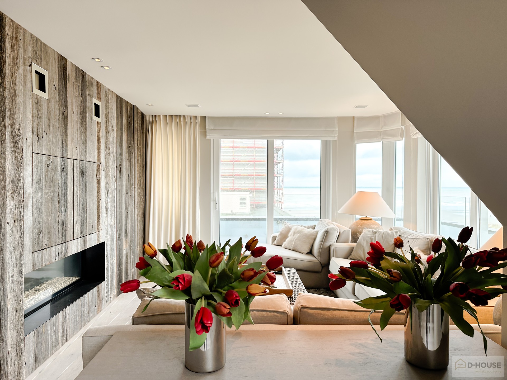 Luxueus afgewerkte penthouse met zeezicht te Nieuwpoort.