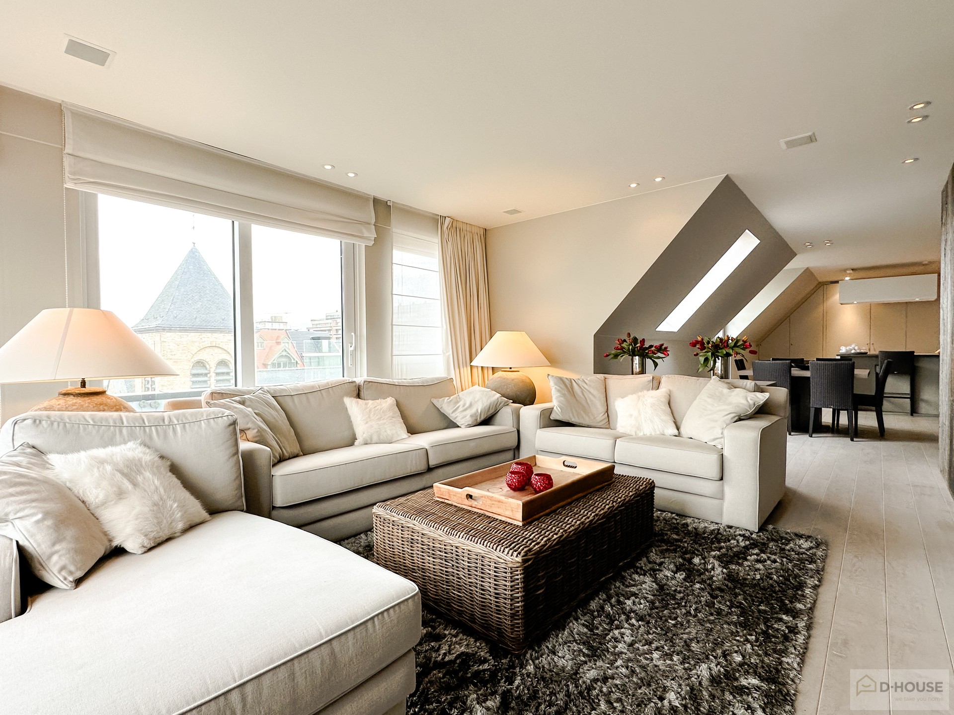 Luxueus afgewerkte penthouse met zeezicht te Nieuwpoort.